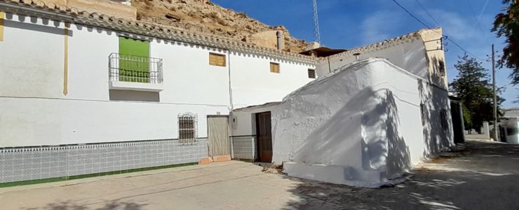 4 Bedroom Cave House in La Alqueria, Granada